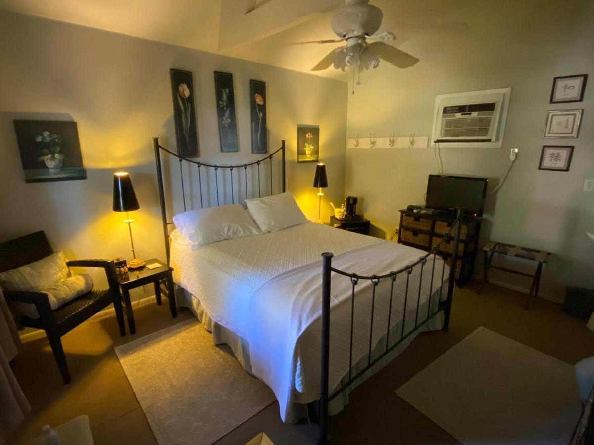Four Winds Victorian Venue & Suites Bonham 외부 사진