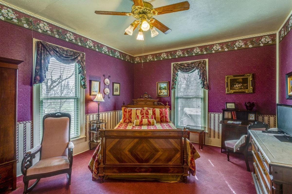 Four Winds Victorian Venue & Suites Bonham 객실 사진