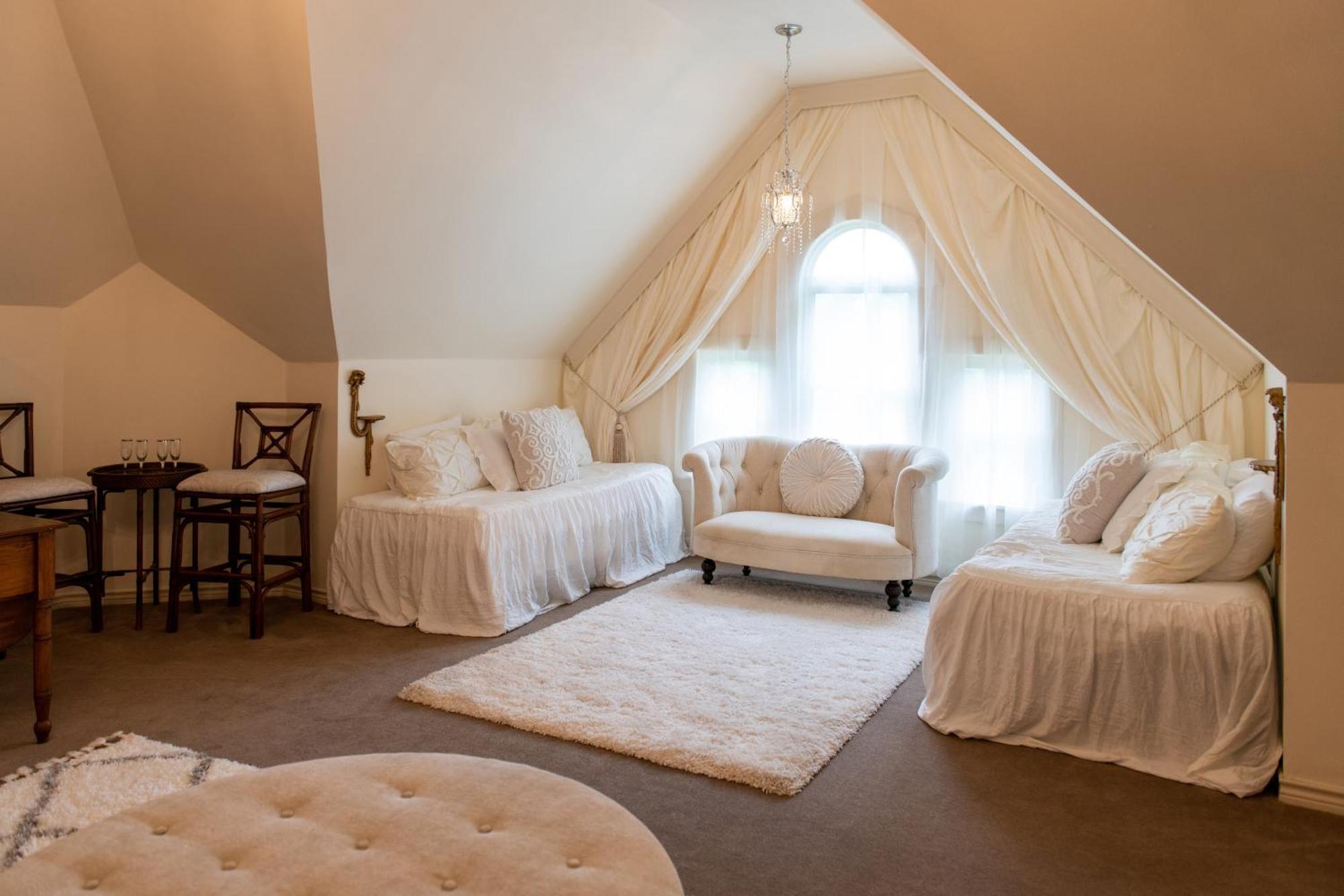 Four Winds Victorian Venue & Suites Bonham 객실 사진